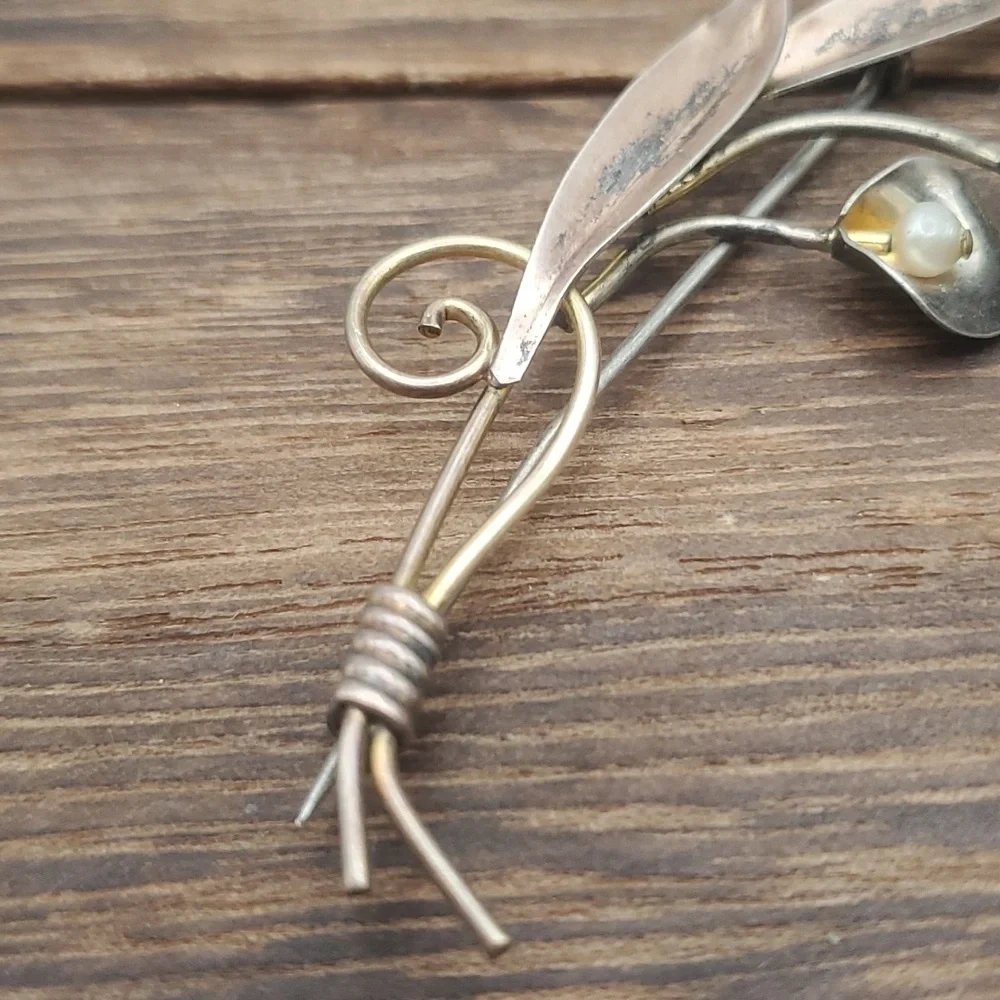 Van dell gold and sterling brooch Whispers  on the wind B551‎